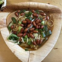 Dan Dan mian in brodo con pak Choi zenzero e arachidi fritte   at Oh Crispa! - 生煎包 in Turin