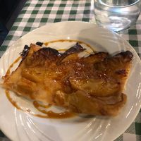 Vegan apple pie at La Flèche d'Or in Paris