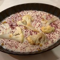 Crémeux de chou fleur à l'hibiscus at Tête d'ail in Rennes