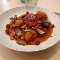 Panzanella, gelée de tomate, légume rôtis... at Tête d'ail in Rennes