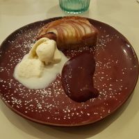 Tarte bourdaloue, glace à l'huile d'olive(le meilleur) et coulis de fruit rouge. at Tête d'ail in Rennes