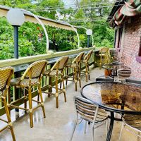 Upper patio at Greenleaf Restaurant in Ashland