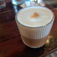 Koffie met oatmilk at La Muchacha in Barcelona