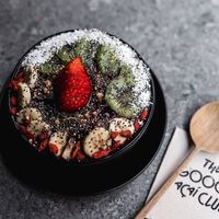 Açaí bowl with toppings at The Goood Açaí Club in Madrid