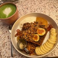 Espresso banana bread with Granola and Skyr (small plate) and Matcha Latte at neon in Muenster