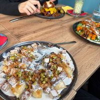 Doppeltsolecker-Burger, Manti Räucherlax (hinten), vorn Manti in Steinpilzsoße mit Räuchertofu  at Doppeltsolecker 2.0 in Dortmund