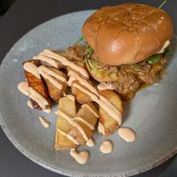 vegan burger with homemde seitan at Doxa in Madrid