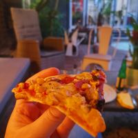 Vegane Pizza im Außenbereich at Vintage in Oberhausen-rheinhausen