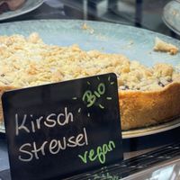 Kuchenauswahl aus der Vitrine   at Café Hermann's Place in Meersburg