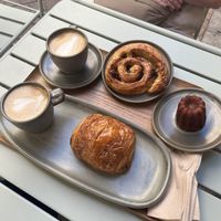 Breakfast   at Land & Monkeys in Bordeaux