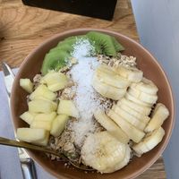 Granola bowl adapted   at La Théothèque in Aix-les-bains