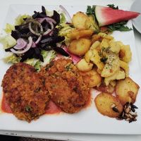 Kotleciki z batata, ziemniaki, surówka at Masala Bar Vegetarian in Rybnik