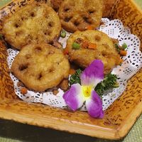 This Deep-fried lotus is killer at Yi Pin Qing Lian in Yancheng