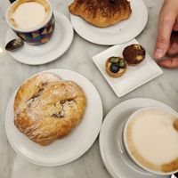 Pasticceria di buona qualità, presenti varie opzioni  e non il solito vuoto o integrale con frutti di bosco at Rebecca Pasticceria in Genoa