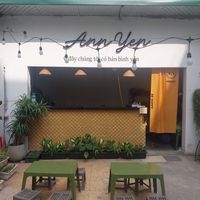 Bar at Ann Yen Vegetarian Garden Grill in Hanoi