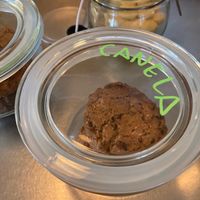 Vegan cinnamon cookies at Trava in Madrid