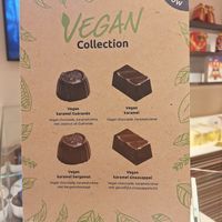 Vegan options, clearly signed at Leonidas - Grand Place in Brussels