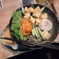 Vegan poke bowl with a sesame sauce at Pho Hanoi & Sushibar in Rosenheim