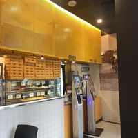 Upon Arrival - Very Cozy (Small) Establishment  at Joyride Pizza - Market St in San Francisco