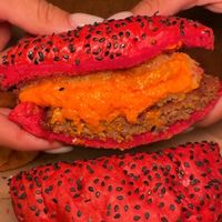 Sweet cheese - hambúrguer de queijo cheddar empanado, carne vegetal e molho de mostarda e melado. at Refugio Veg in Rio De Janeiro