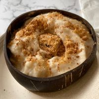 Spuma di mela con gelato alla nocciola  at Taberna Gula in A Guarda