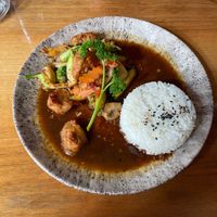 Mittagstisch: veganes Hähnchen mit dunkler Spezialsoße und Reis  at BoChi Restaurant in Bad Krozingen