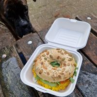 Bagel Los Angeles 🤤 #Veganuary at GegenVind Café in Hamburg