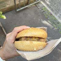 Chili cheese Leberkässemmel mit süßem Senf   at Die Vegane Fleischerei in Augsburg