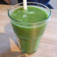 Smoothie with cucumber, lemon, ginger and apple at Oats & Coffee in Stralsund