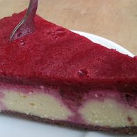 raspberry tofu cheesecake at W Gruncie Rzeczy in Warsaw