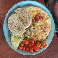 Omelette vegetarian 4800 colones at Café Vivo in Uvita