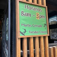 opening hours  at Café Vivo in Uvita