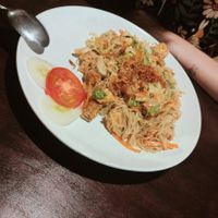 Vegan noodles with vegetables, tofu and tempeh at Dapur Aria in Manggis