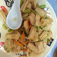 Tofu skin with celery - nice chewy texture, simple flavours but tasty at Yu Long He Restaurant - 阳朔县金囍汇私房菜, 遇龙河店 in Guilin