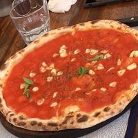 Die Bedingung ist sehr freundlich und setzt auch alle Wünsche um, wenn man zum Beispiel Käse usw. weglassen möchte. Hier versteht man auch was mit Laktose, vegan usw. gemeint is at Pompetti Restaurant in Zanzibar