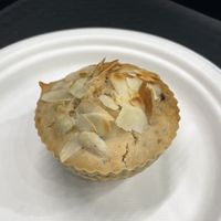 Vanilla, almond and white chocolate muffin #Veganuary at La Radice in Udine