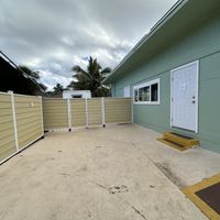 Ordering window and entrance to seating   at Ai Love Nalo in Waimanalo