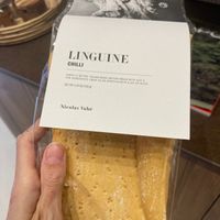 Vegan crackers at Cuatro Cafecito in Madrid