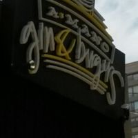 Sign at A Mano Gin & Burgers in Vina Del Mar