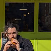 Choco horn 7.5/10 wanted to try one of these for long time but not found a vegan version till now at URT 유알티 in Seoul