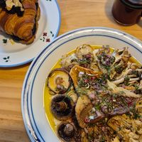 Mushroom Hummus at URT 유알티 in Seoul