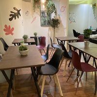 Interior seating  at Green Up Salad Bar in Lausanne