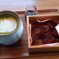 Soy milk Matcha Latte with Chocolate Warabimochi at cafe SHU in Beppu