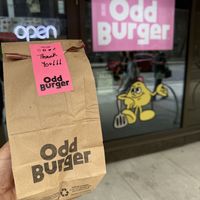 Petit mot sympa devant le restoaurant  at Odd Burger - Church St in Toronto