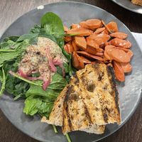 Sausage, spinach and bread  at Superfuüd - Pez in Madrid