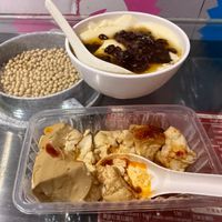 Hot tofu and chilli
Hot tofu red bean dessert at Dream Tofa - 夢想豆花 in Hong Kong Island