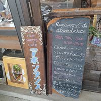 at Raw Sweets Cafe Abondance in Okinawa