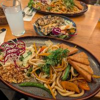 Udon noodles with fake chicken 👌🏻 at Dream Vegan in Berlin