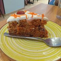 Carrot cake at Noah Pâtisserie Végétale in Tours