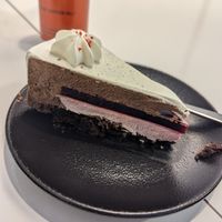 Vegan berry cake at Choco Deli Oy Rinteenkulma in Rovaniemi